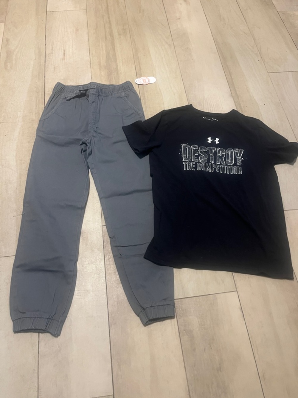 Under Armour Black Graphic 'Destroy The Competition' Tee & NWT gray joggers